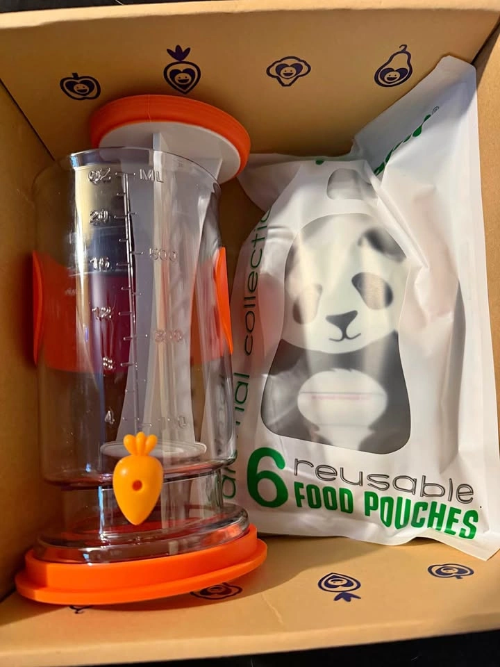 NEW Squooshi Baby Food Filling Station + 6 Reusable Pouches