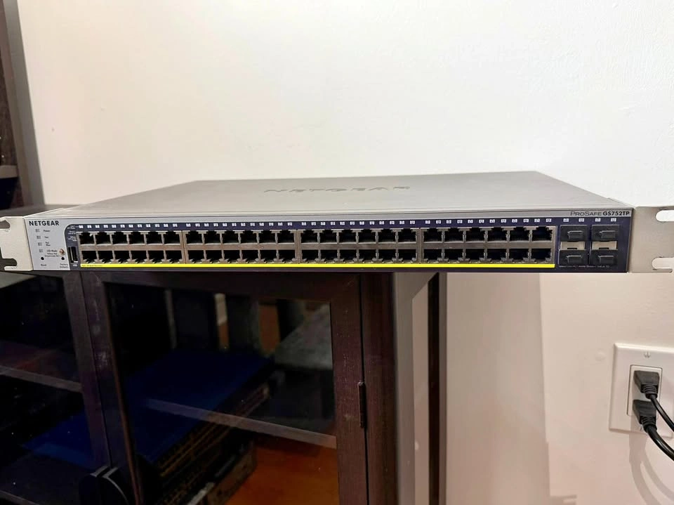 Netgear ProSafe GS752TP v2