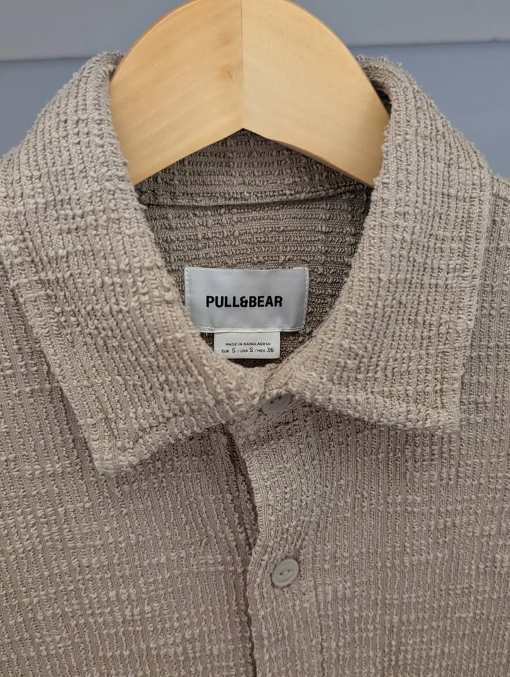 Pull&Bear Men's Textured Oversized Short Sleeve Shirt (Khaki) S - photo 2