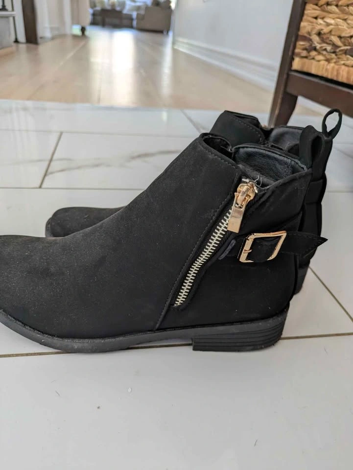 A.N.A Black Suede Ankle Boots - photo 3