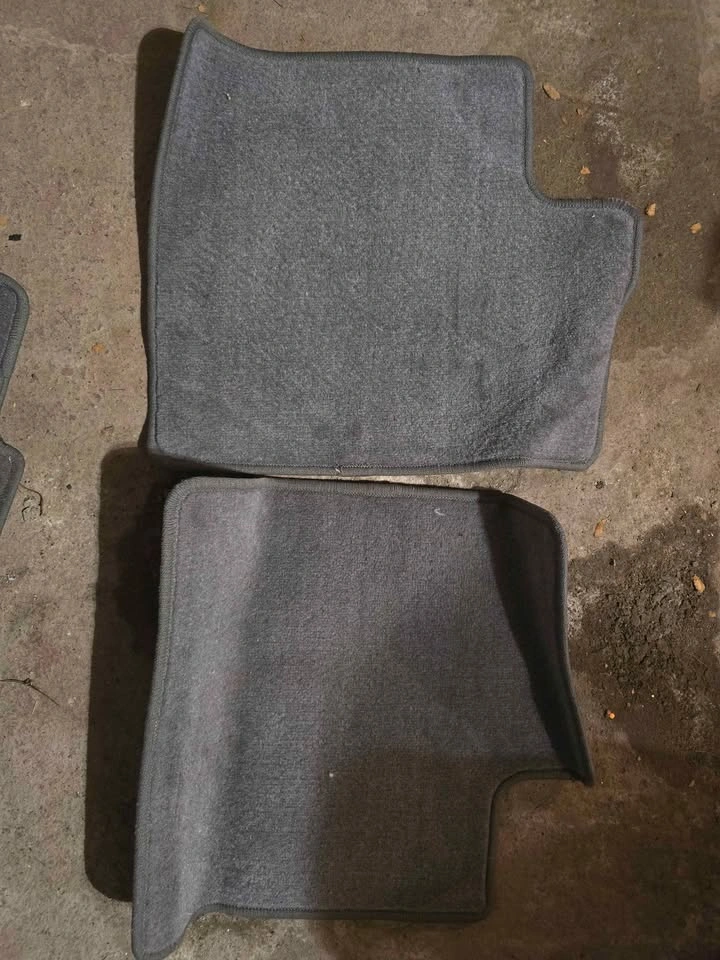 OEM toyota corolla floor mats - photo 4