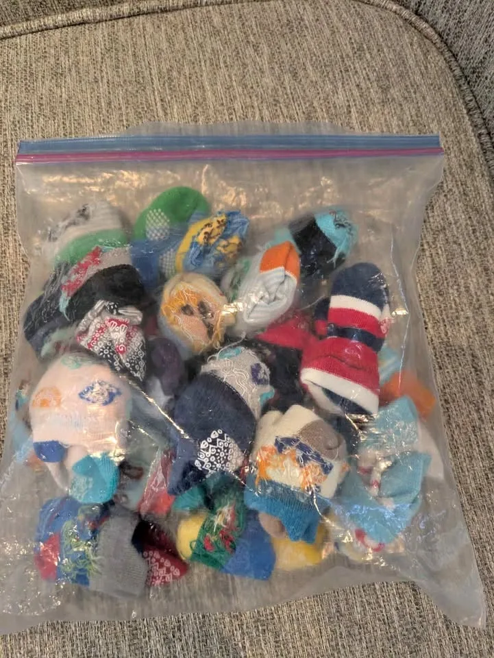 Bag of baby socks thumbnail
