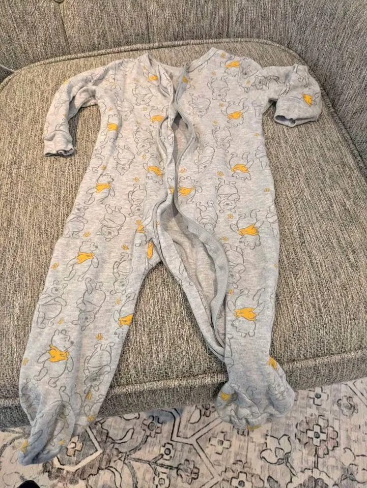 Disney baby sleep suit 6-12m Winnie the Pooh thumbnail