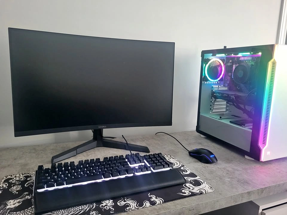 Gaming Desktop Combo (PC + Monitor + Keyboard & Mouse)