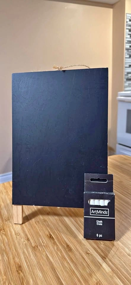 Tabletop Chalkboard with ArtMinds Chalk Set