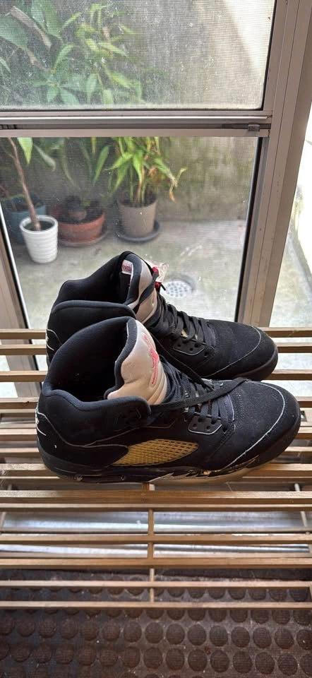 Nike Air Jordan 5 Retro Black Metallic - Men US 9.5 - photo 2