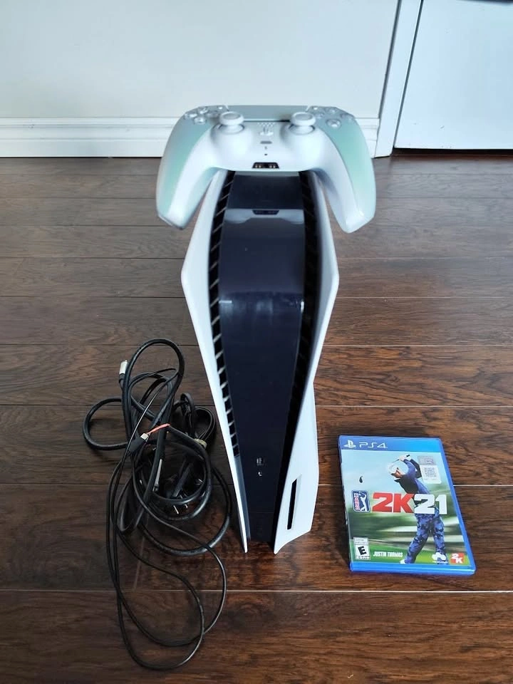 PlayStation 5 Disc Edition w/game