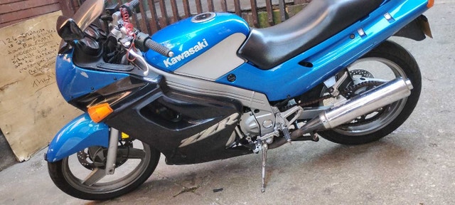 2001 Kawasaki Ninja EX2 - photo 2