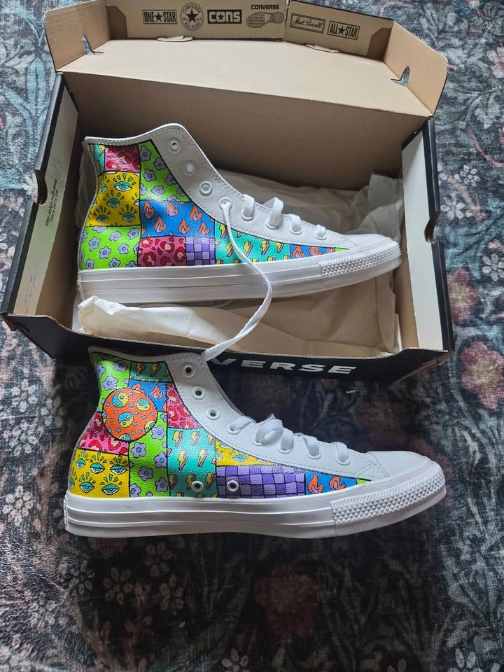 Brand New OOAK Punky Brewster Hand Painted Converse - photo 2