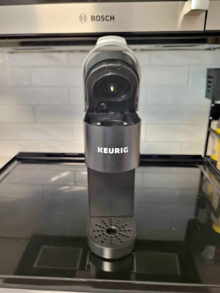 MOVING SALE: Keurig K-Mini Single Serve Coffee Maker