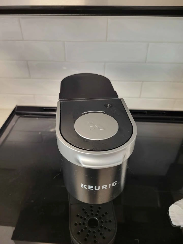 MOVING SALE: Keurig K-Mini Single Serve Coffee Maker - photo 3