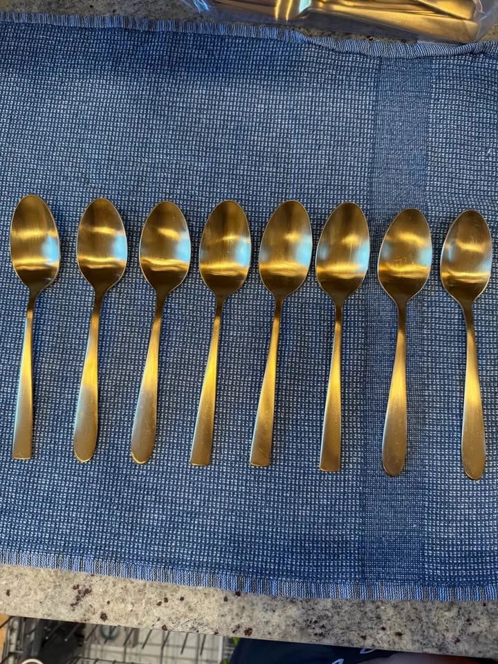 Gold Flatware Set (41 pieces) - photo 4