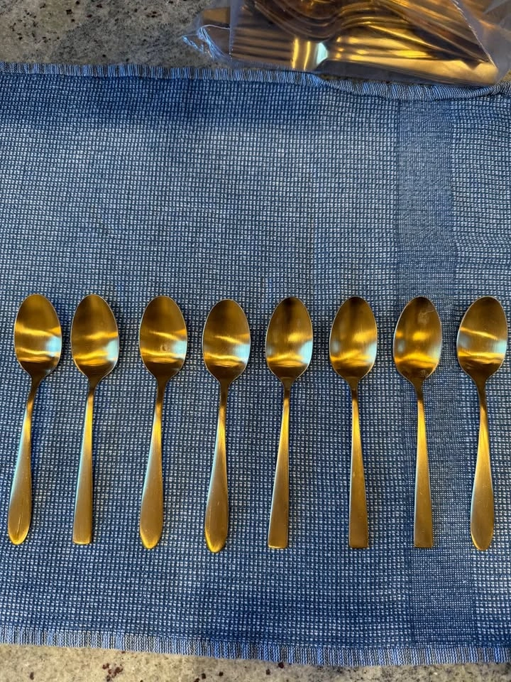 Gold Flatware Set (41 pieces) - photo 5