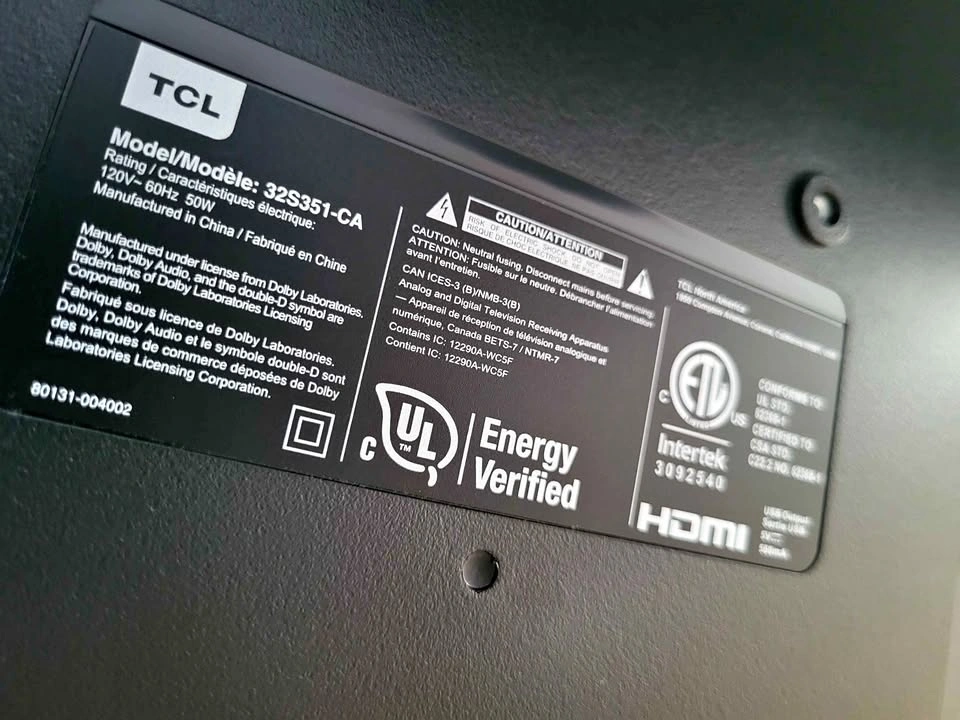 MOVING SALE: TCL 32" Smart Roku TV (Like New)