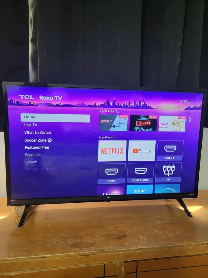 MOVING SALE: TCL 32" Smart Roku TV (Like New) - photo 3