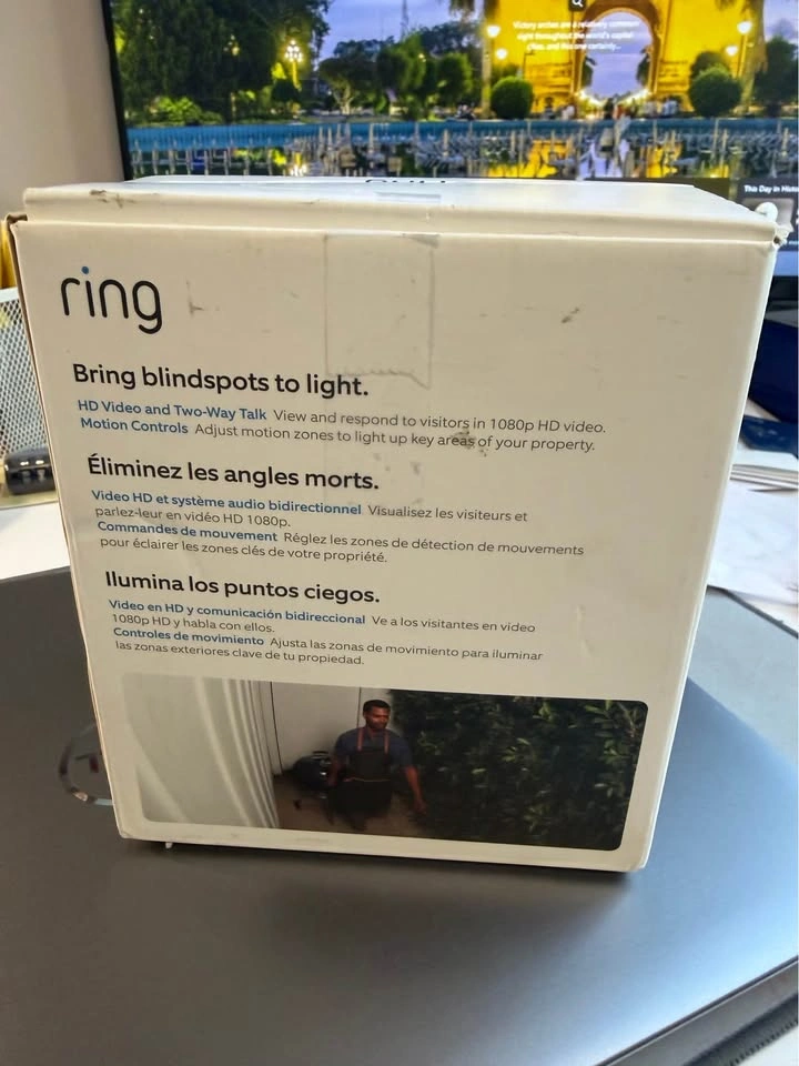 Ring Spotlight Cam Plus Battery (Open Box-Never Used) - photo 4
