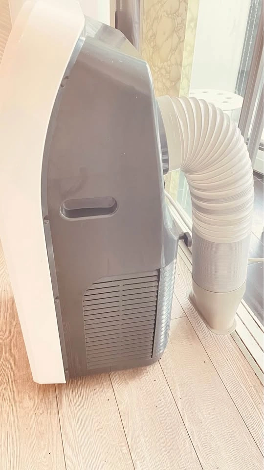 INSIGNIA Air Conditioner 12,000 BTU - photo 2