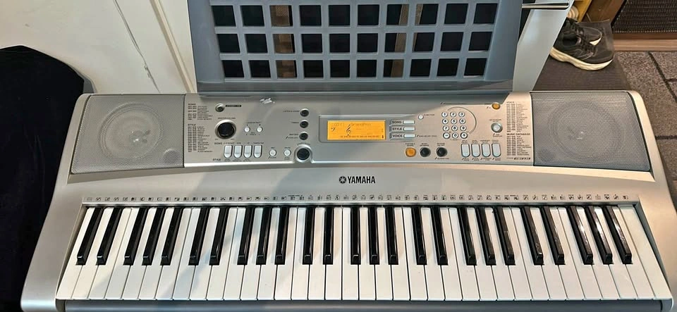Yamaha PSR-E313 Keyboard