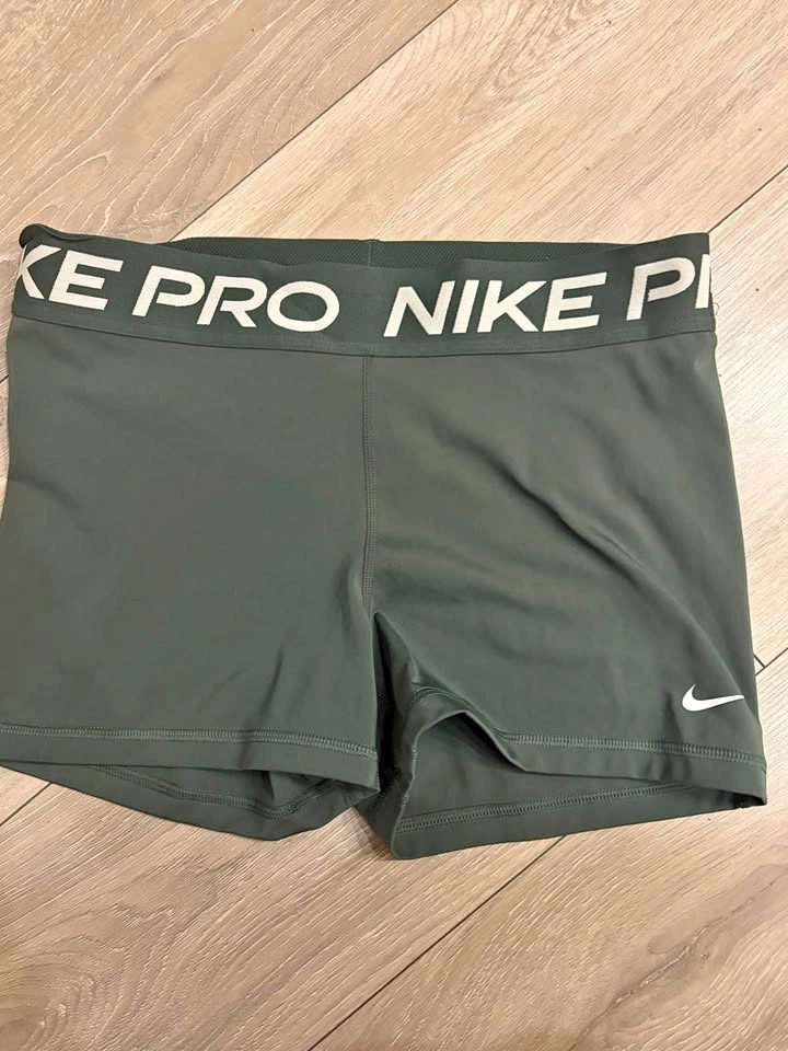 Nike Pro Womens 365 Dri-FIT 3 Inch- Large