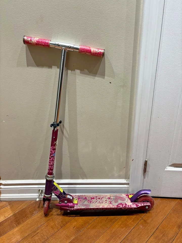 Pink Barbie Razor Scooter