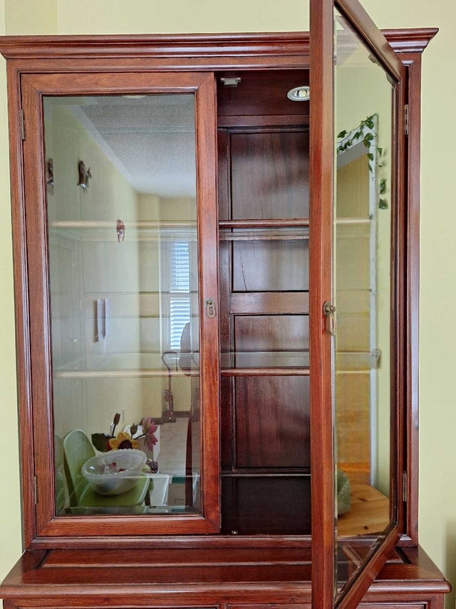 Solid Wood China Cabinet - photo 4