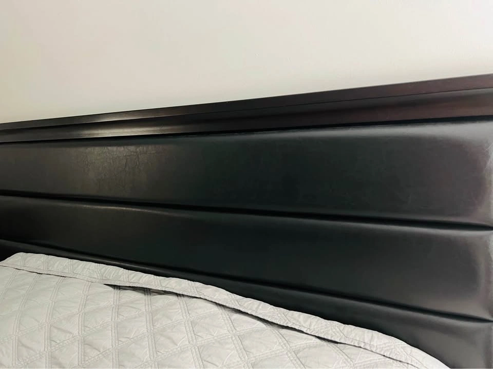 Moving sale: Dark brown Bedroom Set with Faux Leather Headboard - photo 3