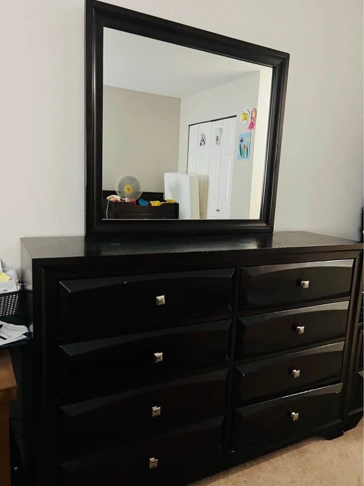 Moving sale: Dark brown Bedroom Set with Faux Leather Headboard - photo 4