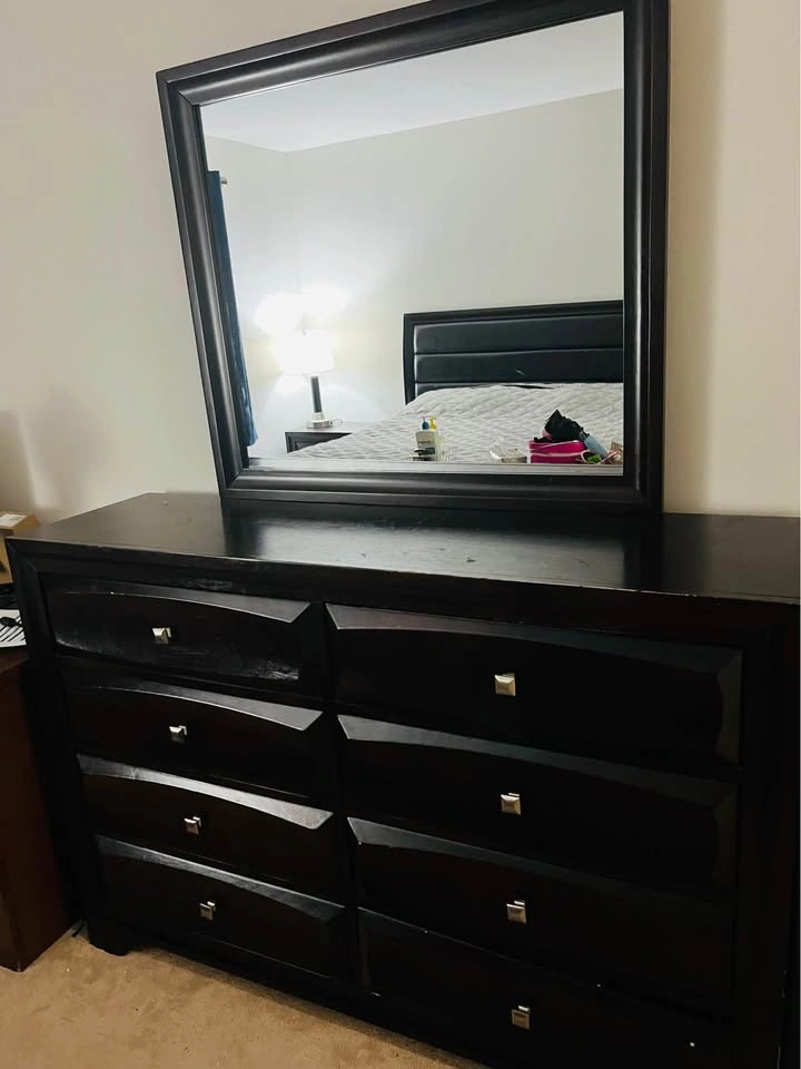 Moving sale: Dark brown Bedroom Set with Faux Leather Headboard - photo 5