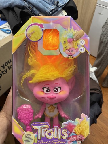 Mattel Trolls Band Together Rainbow Hairtunes Viva Doll - photo 2