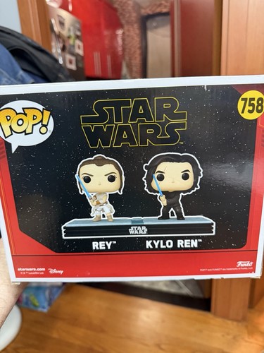 Funko Pop! Star Wars Rey & Kylo Ren Glow Dark TargetCon Exclusiv - photo 2
