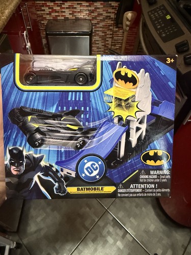 Spin Master DC Batman Batmobile 1:32 Diecast Playset