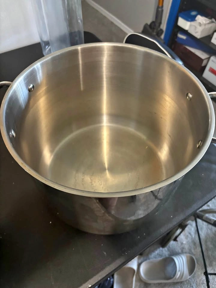 Extra large stainless steel pot