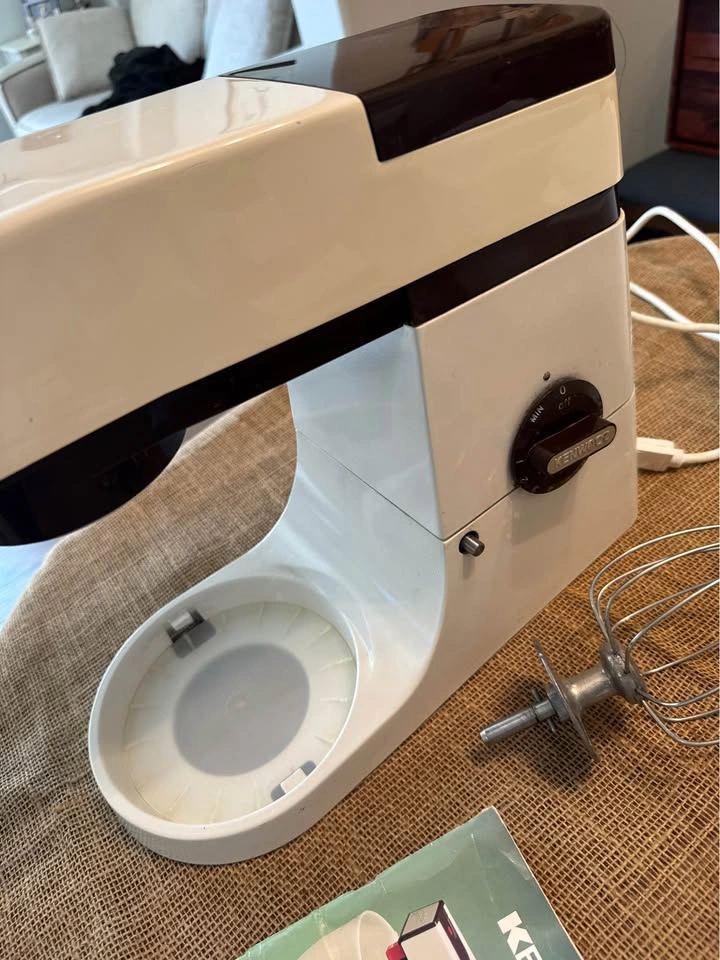 Vintage Kenwood Chef Stand Mixer - photo 2