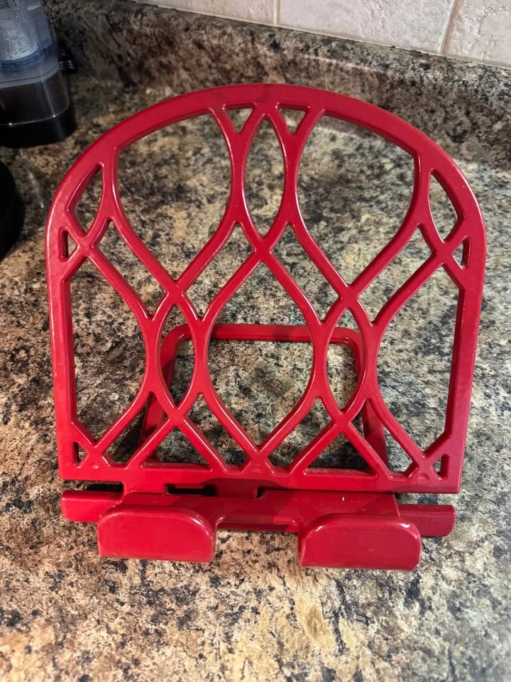 Red Cast Iron Recipe/Cookbook Stand - photo 2