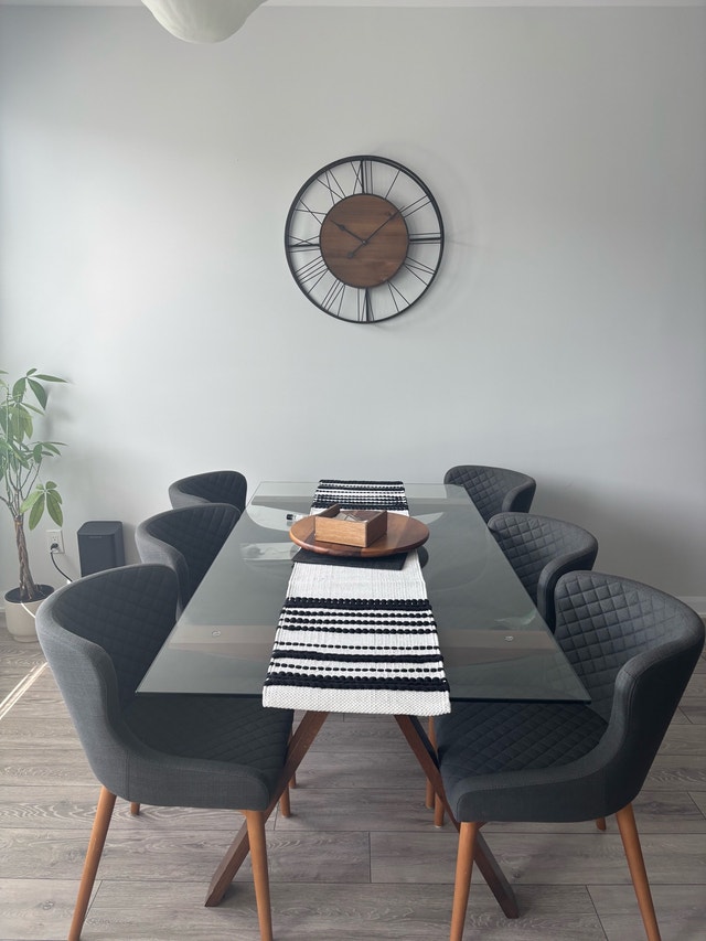 dining table - photo 3