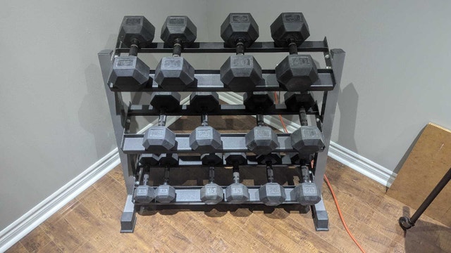 Dumbbells / Weight Bench
