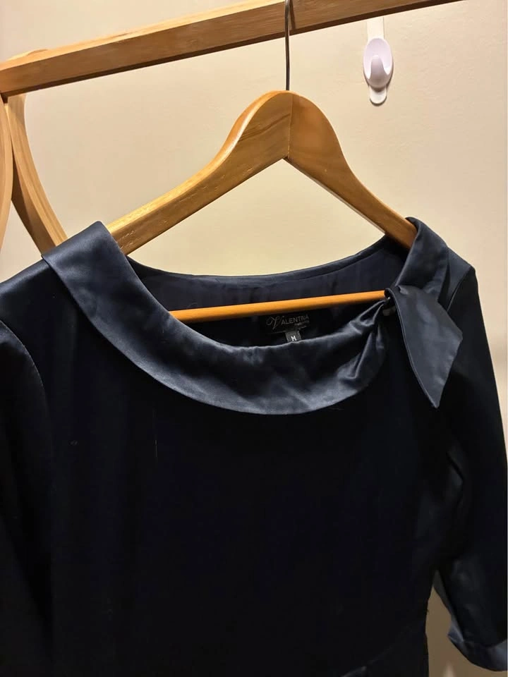 Valentina 100% Silk Navy Dress size Med - photo 5