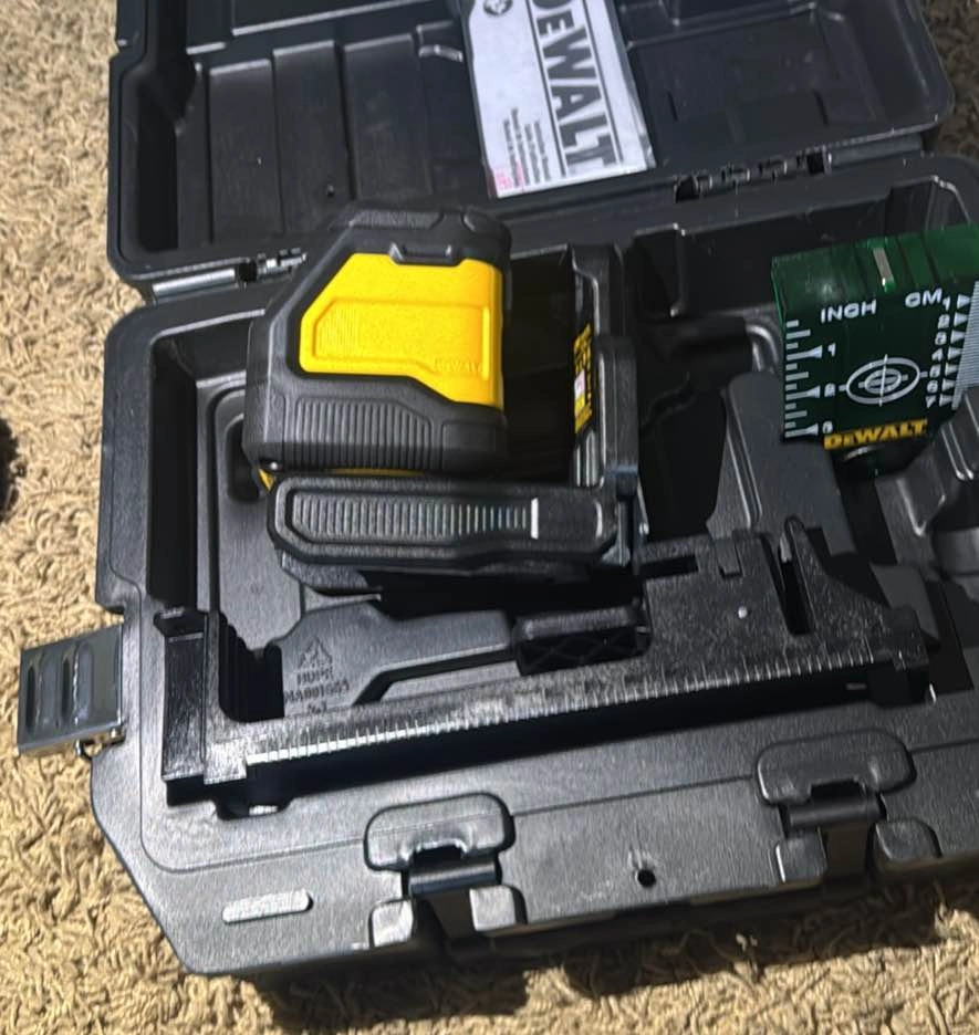 DEWALT 20V MAX up to 330 ft Green Cross Line Laser (Bare Tool) - photo 2