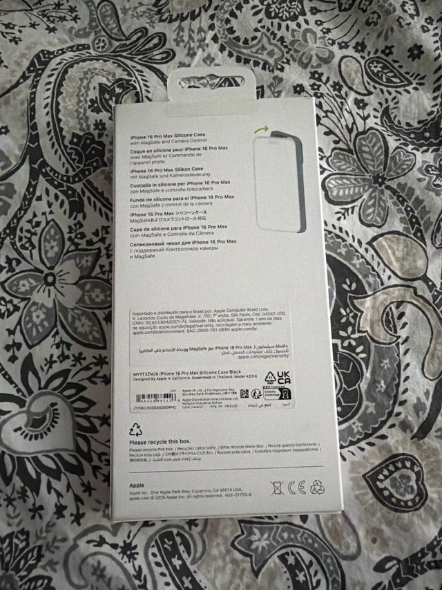 iPhone 16 Pro Max Silicone Case - photo 2