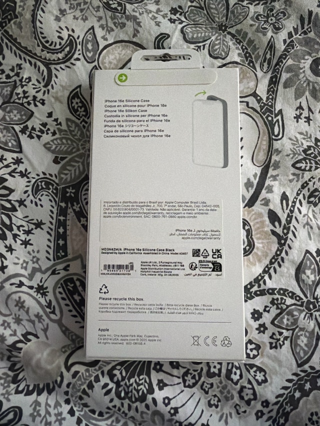 Apple iPhone 16e Silicone Case - photo 2