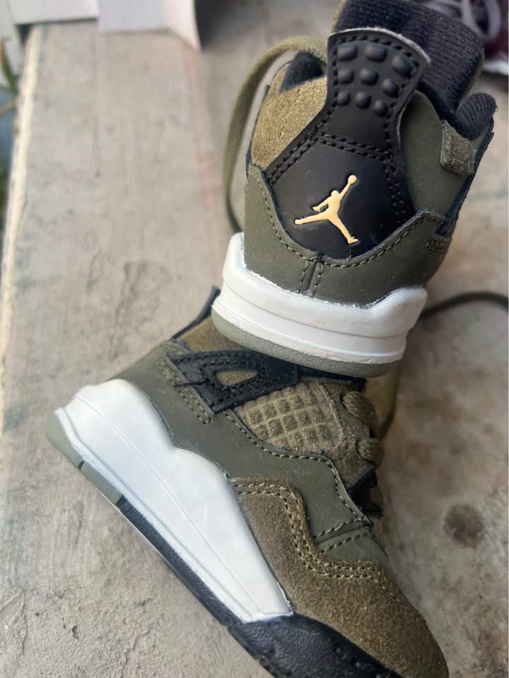 Pre owned toddler Jordan shoes size 4c - photo 2