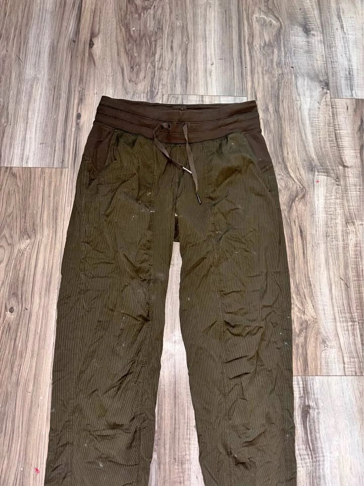 Lululemon Olive Green Joggers size 0