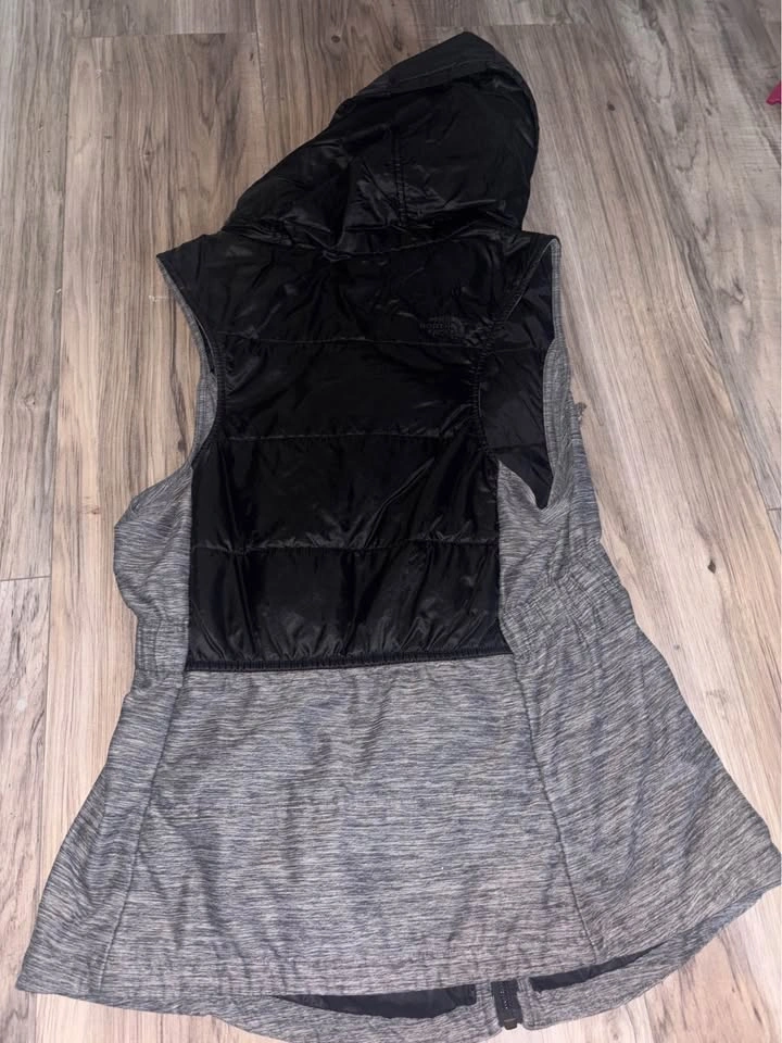 The North Face Black Grey Hooded Vest size M - photo 2