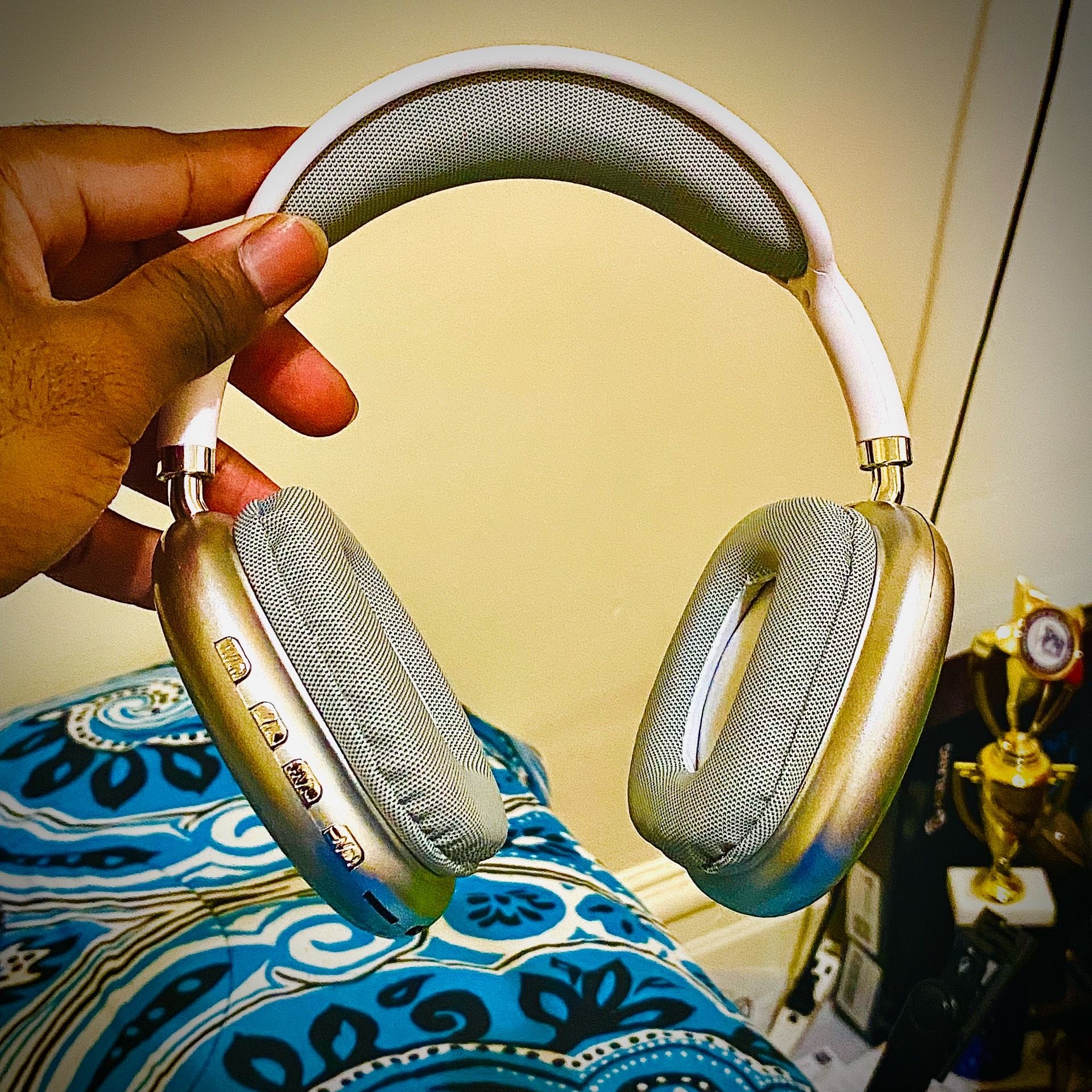 White P9 Pro Max Wireless Headphones — Bluetooth Deep Bass - photo 3
