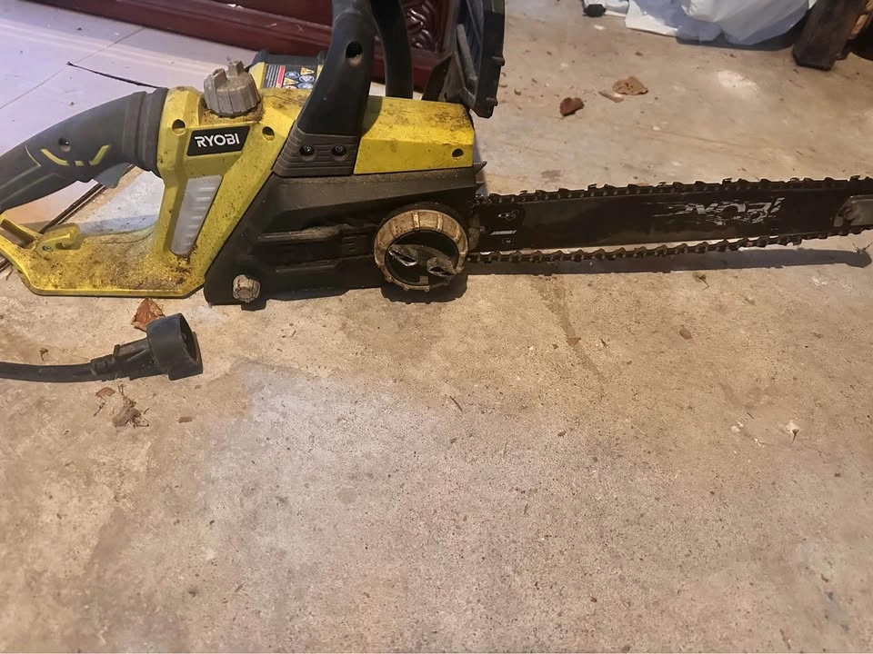Ryobi Corded Electric Chainsaw – For Parts Only / Not Working - photo 2