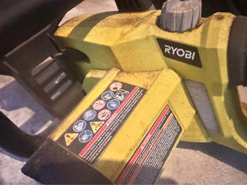 Ryobi Corded Electric Chainsaw – For Parts Only / Not Working - photo 3