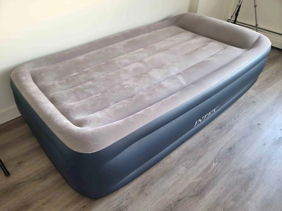 Twin Self-Inflatable Air Mattress Intex Dura-Beam Plus