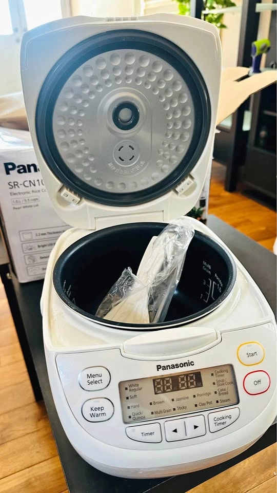 Panasonic 5.5-Cup Electronic Rice Cooker & Multi-Cooker (SR-CN10