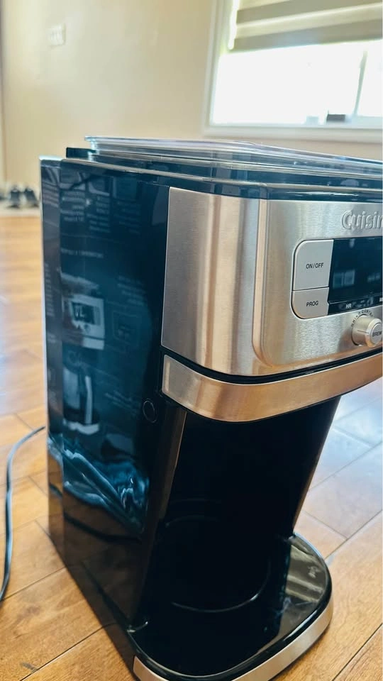 Cuisinart Fully Automatic Burr Grind & Brew 10-Cup Coffeemaker - photo 2
