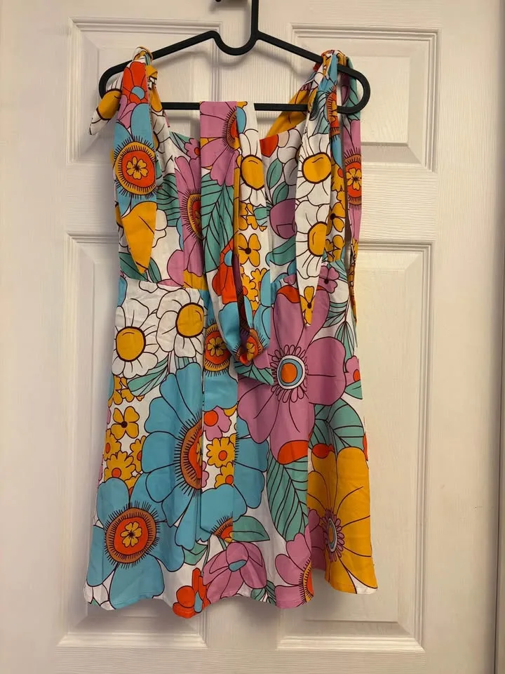 Brand new Womens Floral Mini Dress-Size L image indicator(7)